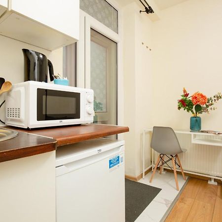 Micro Apartment Miaczynska By Noclegi Renters Varsóvia Exterior foto