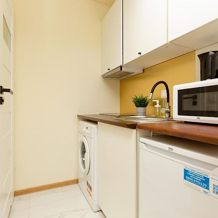 Micro Apartment Miaczynska By Noclegi Renters Varsóvia Exterior foto